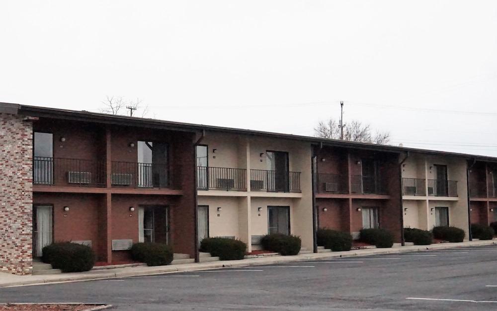 Travelodge By Wyndham Wytheville Exterior photo