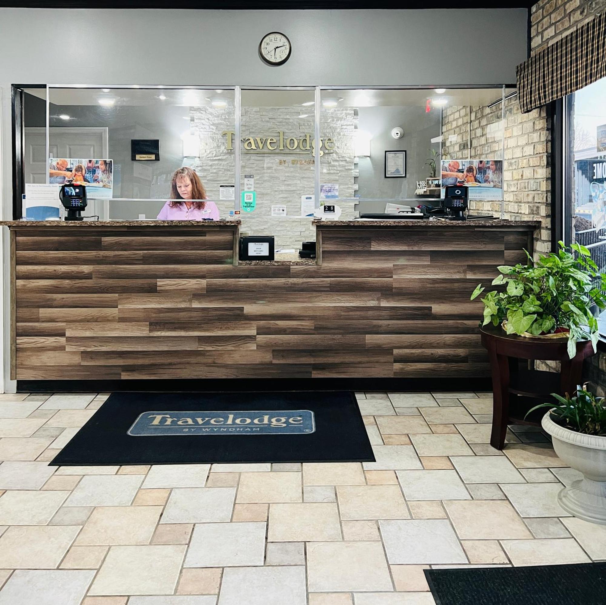 Travelodge By Wyndham Wytheville Exterior photo